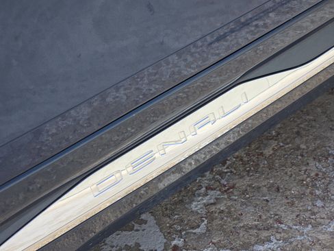 Used 2024 GMC Terrain Denali w/ Denali Premium Package image 14