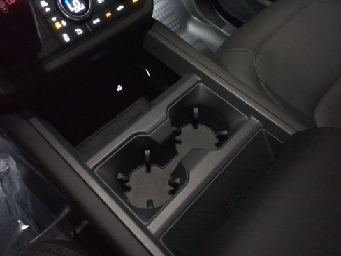 New 2026 Land Rover Defender 110 X-Dynamic SE AWD/4WD image 22
