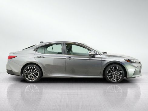Used 2026 Toyota Camry XLE w/ Premium Plus Package AWD/4WD image 6
