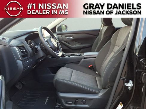 Used 2024 Nissan Rogue SV image 22