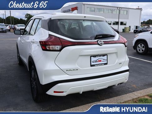 Used 2021 Nissan Kicks SV FWD image 15