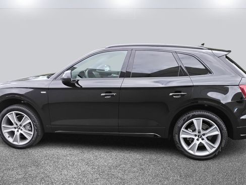 Certified 2025 Audi Q5 2.0T Premium w/ Convenience Plus Package image 6