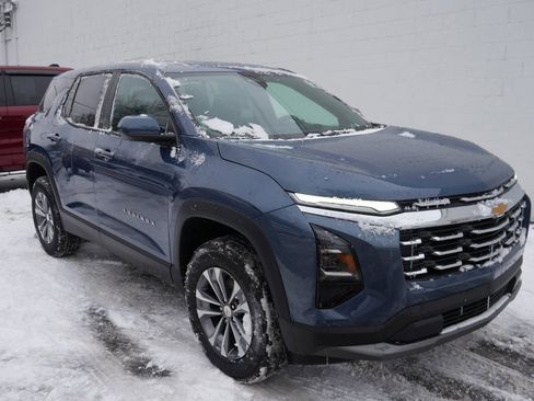 New 2026 Chevrolet Equinox LT image 2