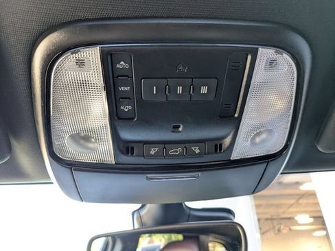 Used 2025 Dodge Durango GT AWD/4WD image 23
