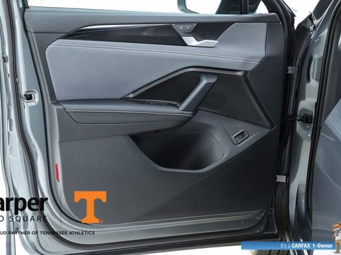 Used 2025 Volkswagen Tiguan SE R-Line image 55