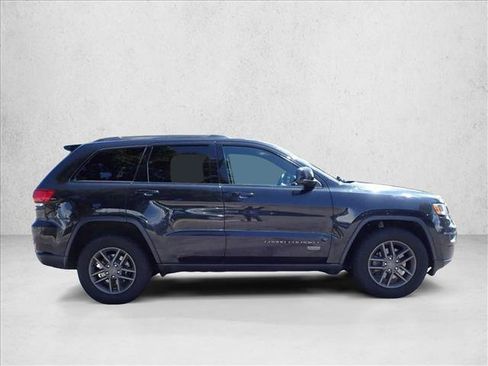 Used 2016 Jeep Grand Cherokee Laredo 75th Anniversary AWD/4WD image 5
