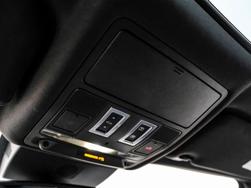 Used 2017 Jaguar XF S image 27