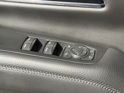 Used 2025 GMC Yukon XL Denali AWD/4WD image 22