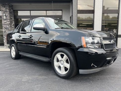 Used 2008 Chevrolet Avalanche LT w/ LT Preferred Equipment Group image 14