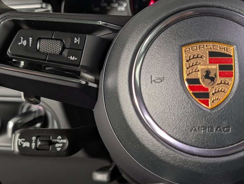 Certified 2026 Porsche Macan AWD/4WD image 38