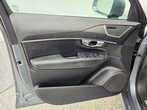 Used 2020 Volvo XC90 T5 Momentum image 11