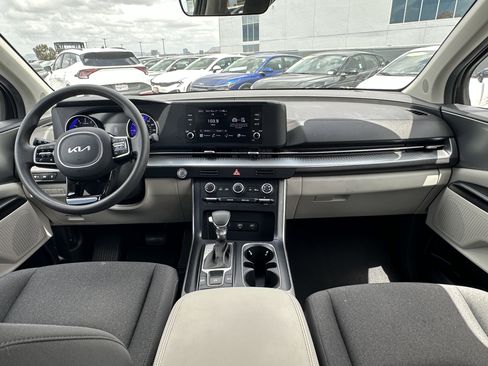 Used 2024 Kia Carnival LX FWD image 22
