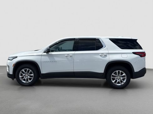 Used 2023 Chevrolet Traverse LS FWD image 3
