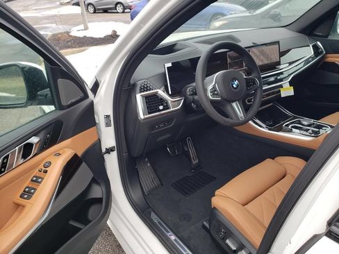 New 2026 BMW X5 xDrive40i w/ M Sport Package AWD/4WD image 6
