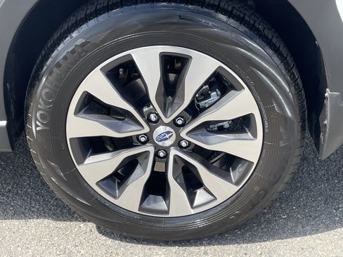 Used 2025 Subaru Outback Limited w/ Popular Package #2 AWD/4WD image 36