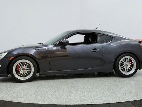 Used 2014 Scion FR-S image 2