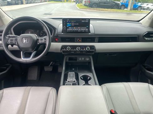 Used 2025 Honda Pilot Touring image 23