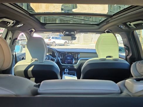 Certified 2024 Volvo V60 B5 Cross Country Ultimate image 8
