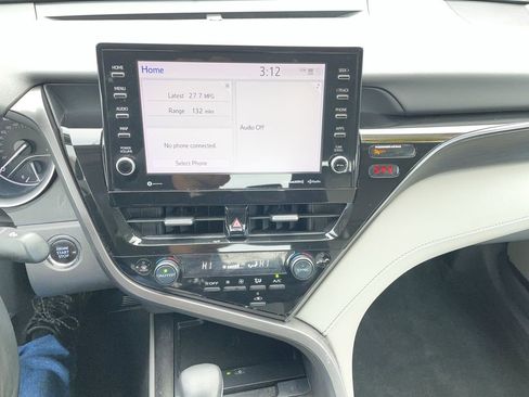 Used 2023 Toyota Camry XLE image 18