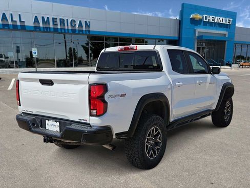 Used 2024 Chevrolet Colorado ZR2 w/ ZR2 Convenience Package III AWD/4WD image 8