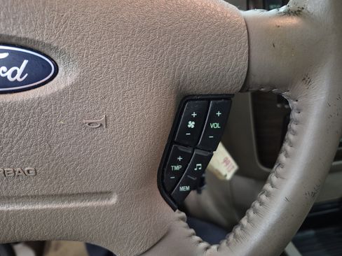 Used 2003 Ford Explorer Eddie Bauer image 24