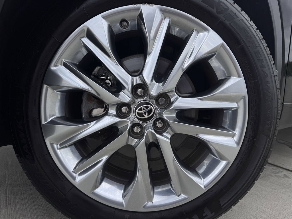 Used 2023 Toyota Highlander Limited AWD/4WD image 9