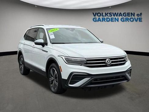 Used 2024 Volkswagen Tiguan Wolfsburg Edition AWD/4WD image 2