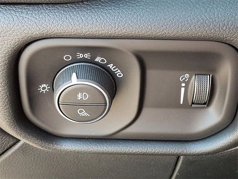 Used 2023 RAM 3500 Tradesman w/ Chrome Appearance Group image 21