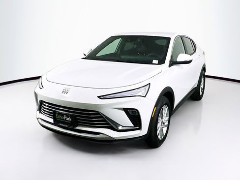 Used 2025 Buick Envista Preferred image 3