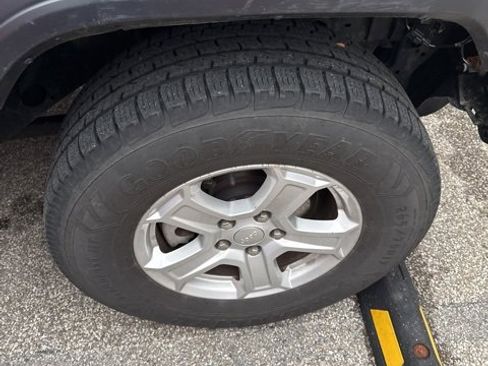 Used 2018 Jeep Wrangler Unlimited Sport S image 11