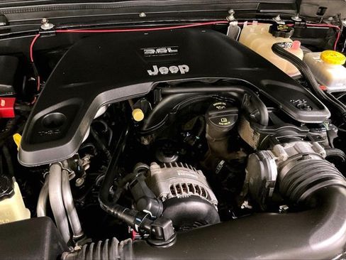 Used 2018 Jeep Wrangler Unlimited Rubicon AWD/4WD image 31