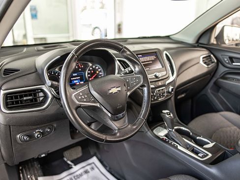 Used 2020 Chevrolet Equinox LT image 18
