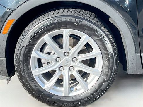 Used 2023 Cadillac XT4 Luxury w/ Cold Weather Package image 33