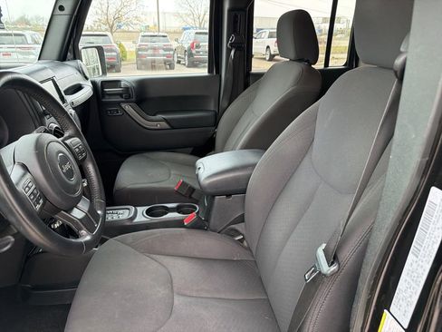 Used 2018 Jeep Wrangler Unlimited Sport image 13