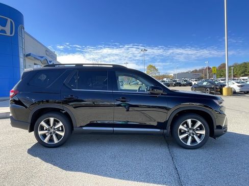New 2025 Honda Pilot Elite image 2