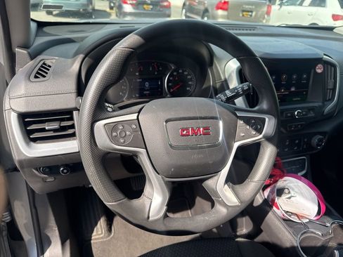 Used 2024 GMC Terrain SLE AWD/4WD image 15