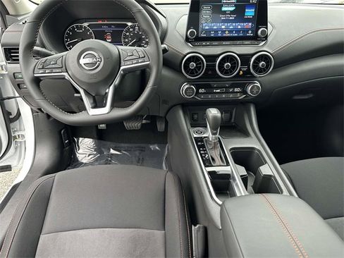 New 2025 Nissan Sentra SR w/ Trunk Package image 17
