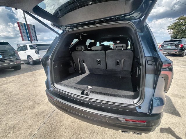 Certified 2024 Chevrolet Traverse LS w/ Midnight/Sport Edition FWD image 25