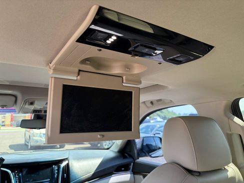 Used 2018 Cadillac Escalade Premium Luxury AWD/4WD image 20