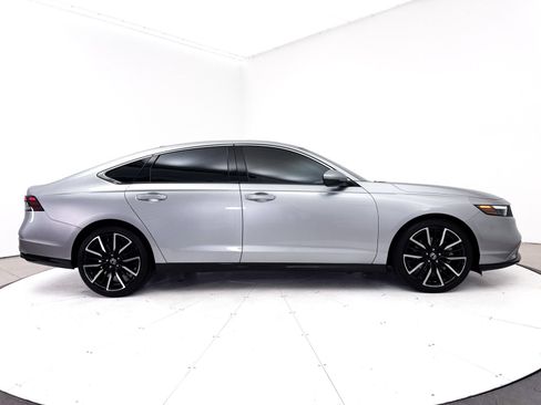 Used 2025 Honda Accord Touring image 41
