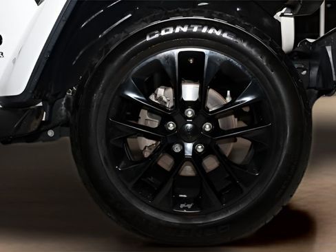 Used 2021 Jeep Wrangler Unlimited Sahara image 28