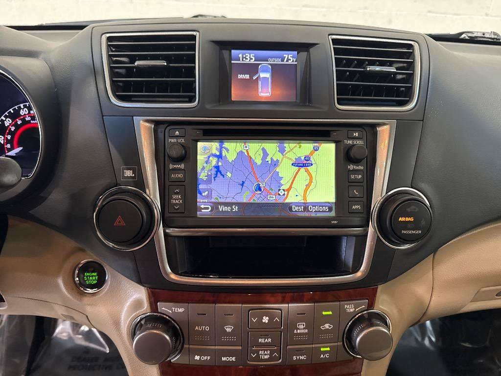 Used 2013 Toyota Highlander Limited AWD/4WD image 41