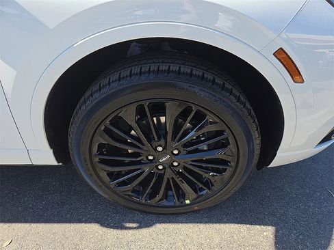 New 2026 Lincoln Corsair Premiere image 7