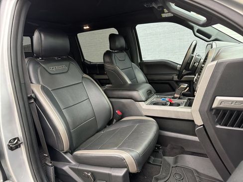 Used 2017 Ford F150 Raptor w/ Equipment Group 802A Luxury AWD/4WD image 13