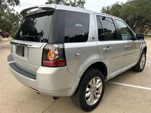 Used 2013 Land Rover LR2 HSE image 10