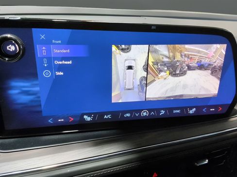 Used 2026 Chevrolet Suburban Z71 w/ Comfort Package image 25