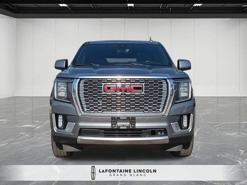 Used 2022 GMC Yukon XL Denali w/ Denali Ultimate Package AWD/4WD image 8