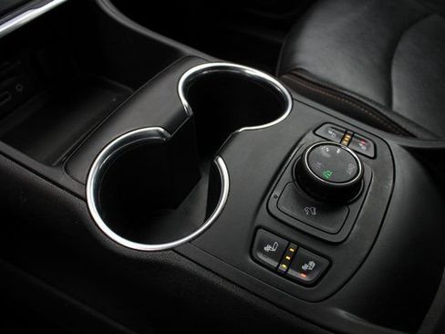 Used 2019 GMC Terrain SLT w/ Preferred Package image 19