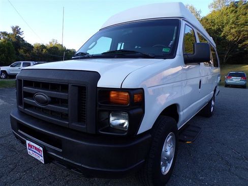 Used 2014 Ford E-250 and Econoline 250 Extended w/ Power Group image 3