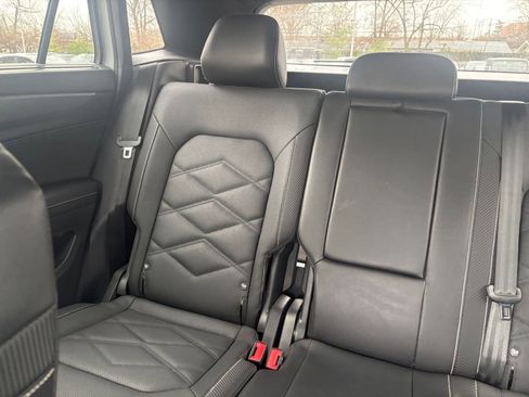 Used 2025 Volkswagen Atlas Cross Sport SE image 37